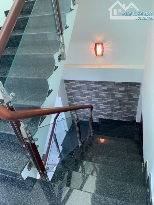 Chỉ 4.2 tỷ - bán nhà 3 tầng - 52m2 - 4x13 - Hẻm xe hơi thông - Ngay Lê Trọng Tấn - Bình Tâ - 4