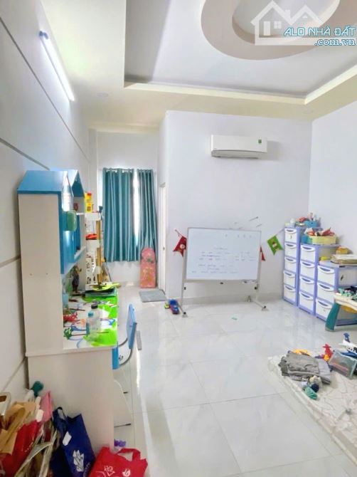 Bán nhà mặt tiền đường Số Khu Tên Lửa - Sát Công viên Phú Lâm, Aeon Mall - Chỉ 9.X tỷ - 4