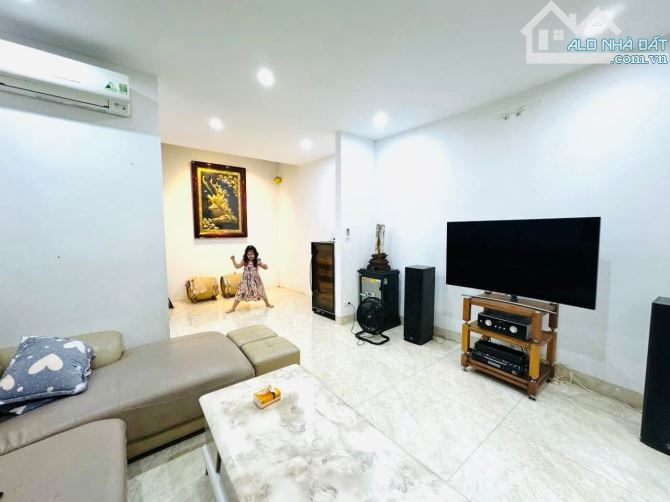 Biệt thự sân vườn phố Vũ Miên, Tây Hồ, 164m2, 3 tầng, mặt tiền 11m, 50 tỷ - 4