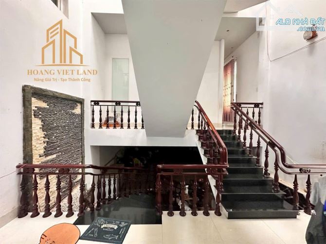Bán nhà mặt tiền mặt tiền 1 trệt 3 lầu - đường Hà Huy Tập  - Diện tích : 7,7x30m  - Thổ cư - 4