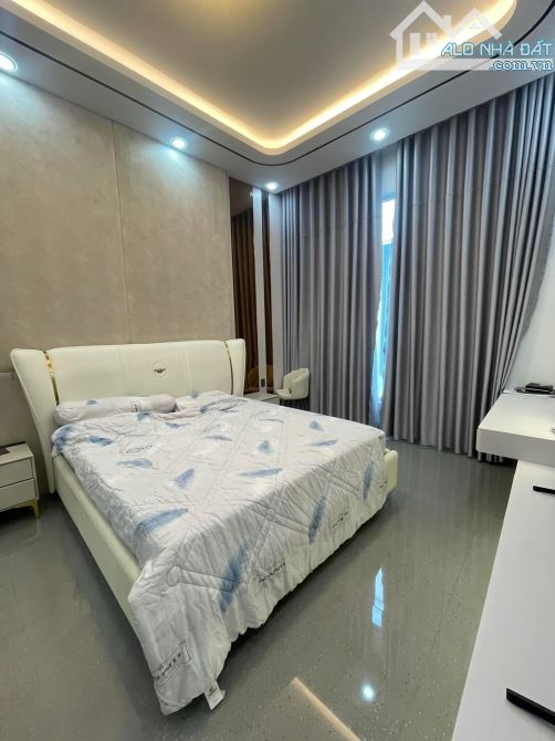NHÀ MĂT TIỀN ĐƯỜNG NGUYỄN TRÃI PHỐ CŨ DT 8x18.5m GIÁ 19.5 TỶ - 4
