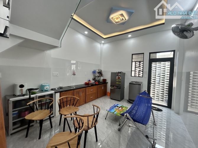 Bán gấp nhà mới, vào ở ngay, đường Hồ Học Lãm, gần Aeon Bình Tân, 2 lầu, 4.35tỷ Tl - 4