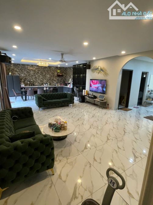 Bán biệt thự 270m2 - 3 tầng đường Anh Thơ sát Sông Hàn, khu Nam Việt Á - 4