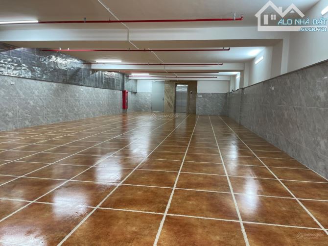 Cần bán gấp nhà lô góc Phố Trần Thái Tông 200m2 8 tầng nổi 1 hầm mặt tiền 16m giá 160 tỷ - 4