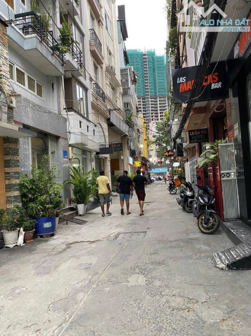 NHÀ 4 TẦNG TRUNG TÂM QUẬN 1 - Cách Bùi Viện 100m. - 4