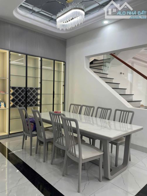 NHÀ 01 TRỆT 02 LẦU NGUYỄN TRÃI - VỊ TRÍ ĐẸP - 7,78x18,5m(NỞ HẬU 16M) - 5