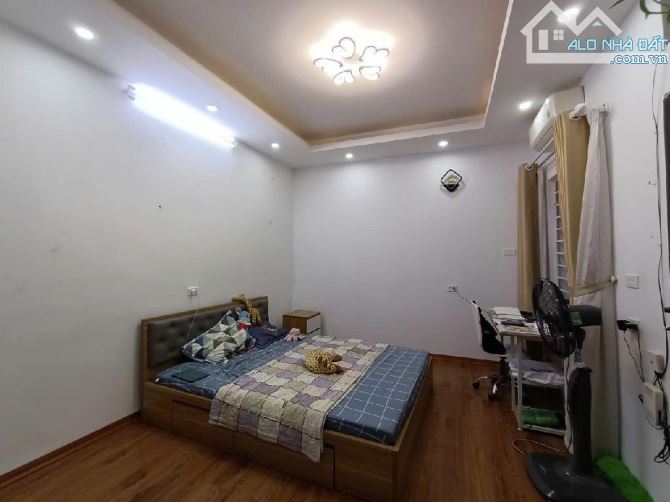 BÁN NHÀ TRẦN KHÁT CHÂN 32m - 3 BƯỚC RA PHỐ - OTO ĐỖ ĐẦU NGÕ - HÀNG HIẾM- NHỈNH 5 tỷ - 5