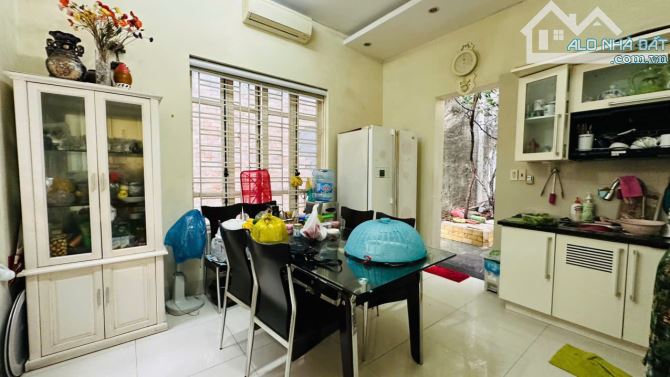 Biệt thự 4 tầng Lạch Tray (gần ĐHHH) - 180m2 - sân vườn, hồ cá Koi - giá cực tốt - 5