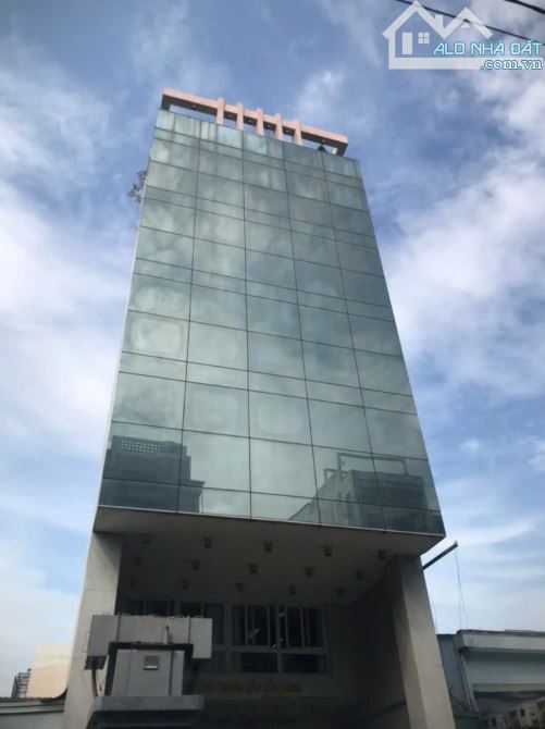 Tòa Building mặt tiền đường Nguyễn Văn Đừng, Quận 5. DT: 8*18.5M. Hầm - 8 lầu - 5
