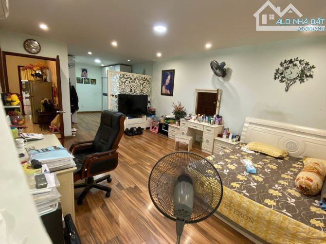 Biệt Thự Đẳng Cấp Hẻm An Ninh Sang Trọng Đường Lê Văn Sỹ Quận 3 - 5