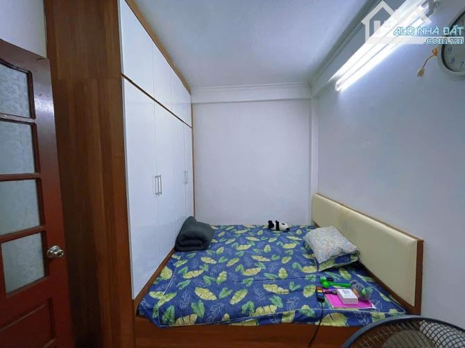 SIÊU HIẾM - NHÀ ĐẸP PHỐ HÀO NAM - 50M RA Ô TÔ - 5 TẦNG DÂN XÂY CHẮC CHẮN - Ở NGAY - KINH D - 5