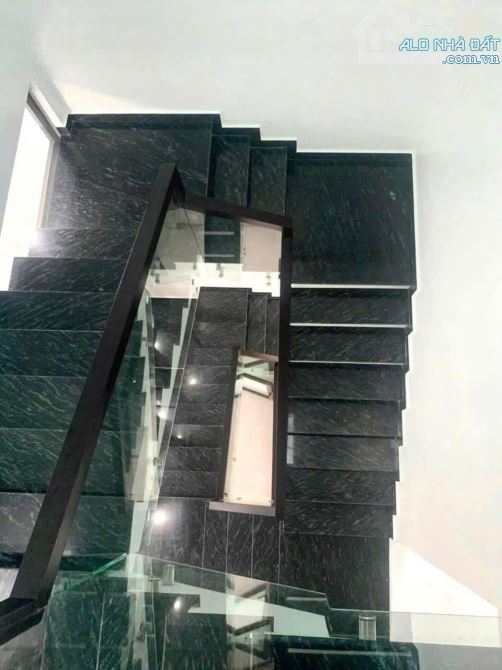 NHÀ 3 TẦNG PHỐ NGÔ QUYỀN TP HẢI DƯƠNG  🌎Diện tích : 52m2 🏛️Mặt tiền : 4,42m - 6