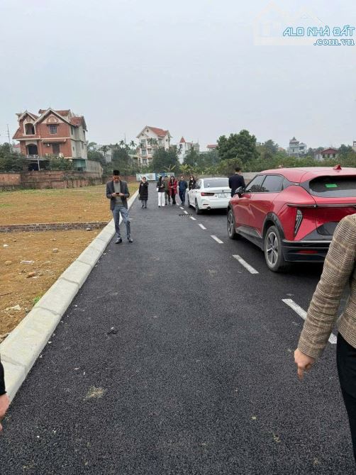 Chủ đầu tư bán 100m2, MT 10m giá 3,85 tỷ ,full thổ cư Hòa Lạc Quốc Oai.Phân lô ôtô chạy vò - 6