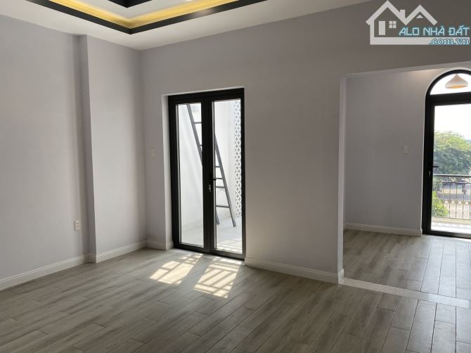 Giảm chào 400 triệu, bán nhà Dĩ An, 3 tầng 4 PN, Hoàn công 4 tỷ nhỉnh - 6