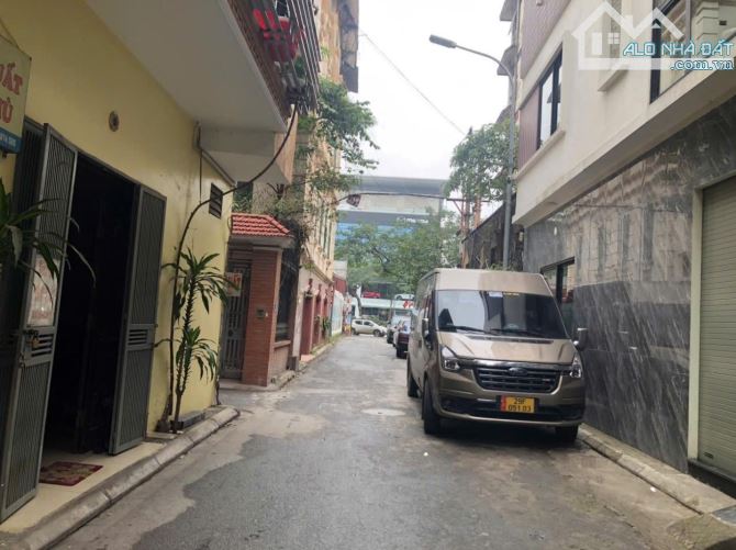 BÁN NHÀ NGUYỄN VĂN CỪ - Khu Cán Bộ -4 tầng -Oto ngang cửa- 41m2- chỉ nhỉnh 10T - 6