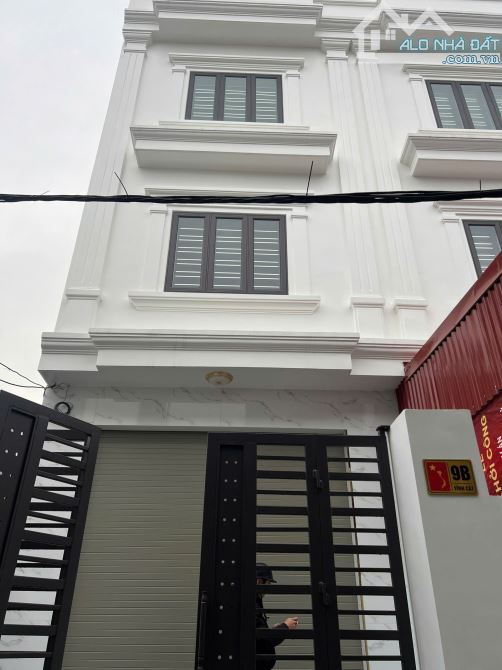 Nhà 3 tầng độc lập sân cổng mới xây xong - 6