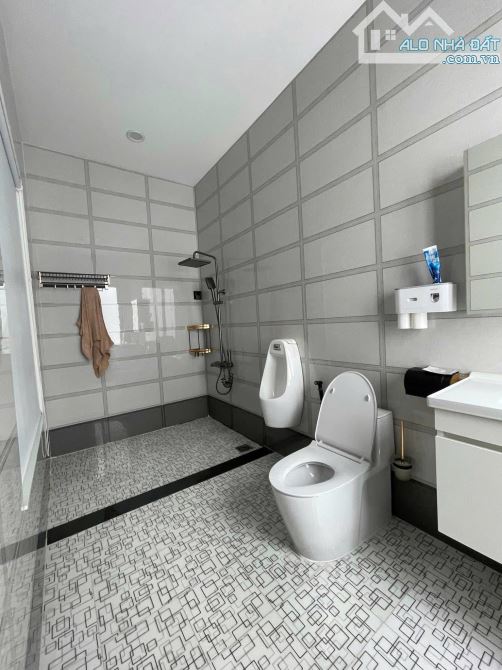 NHÀ 01 TRỆT 02 LẦU NGUYỄN TRÃI - VỊ TRÍ ĐẸP - 7,78x18,5m(NỞ HẬU 16M) - 7