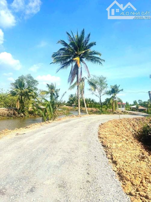 Hàng Vip, chỉ 999tr sở hữu 1000m2 đất vườn chuyển thổ view kênh - 7