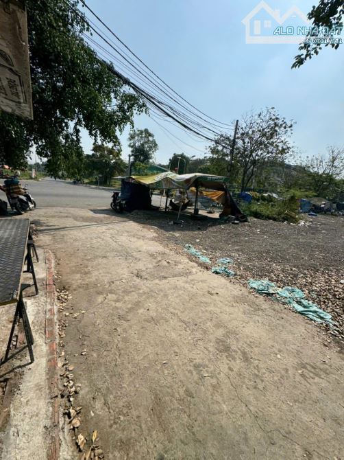 cho thuê 3000m2 đất trống góc 2 mặt tiền ngay 3 khu dân cư Nguyễn Văn Linh bình chánh - 7