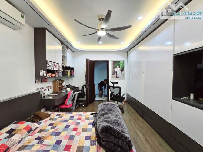 Nhà đẹp Hồ Tùng Mậu 48m. 5 tầng. Gần trường đại học lớn. Giao thông thuận tiện. 8,8 tỷ - 7
