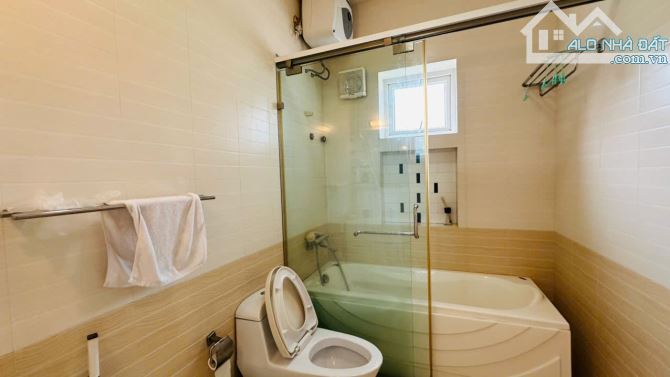 Biệt thự 4 tầng Lạch Tray (gần ĐHHH) - 180m2 - sân vườn, hồ cá Koi - giá cực tốt - 8