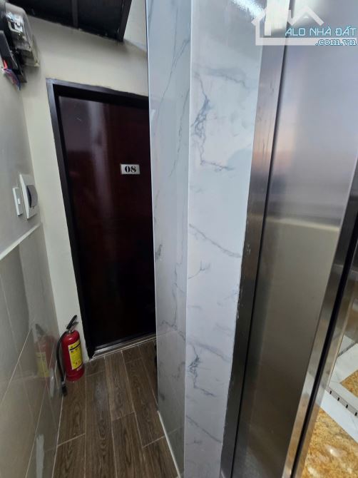 NHÀ 3 LẦU ST , 8PN CÓ THANG MÁY THU NHẬP 45TR/TH NGUYỄN THỊ THẬP Q7 - 9