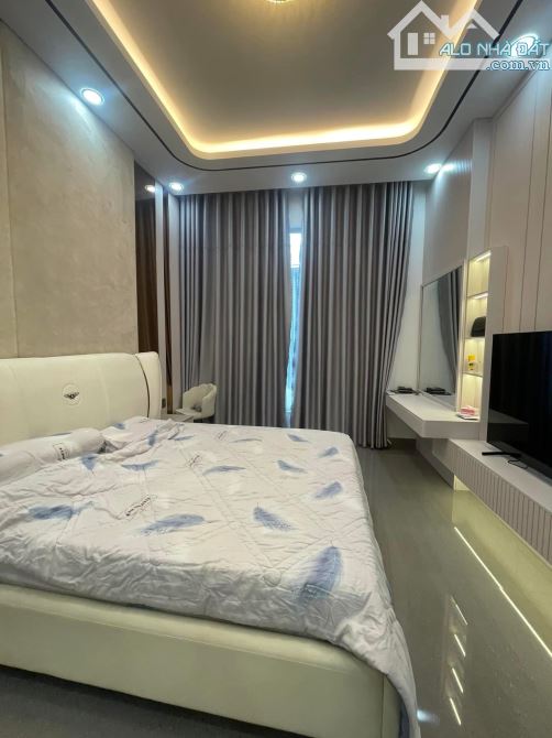 NHÀ MĂT TIỀN ĐƯỜNG NGUYỄN TRÃI PHỐ CŨ DT 8x18.5m GIÁ 19.5 TỶ - 9