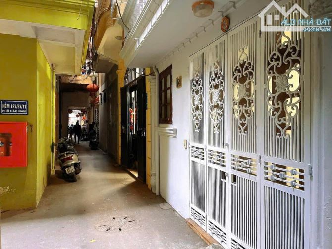 SIÊU HIẾM - NHÀ ĐẸP PHỐ HÀO NAM - 50M RA Ô TÔ - 5 TẦNG DÂN XÂY CHẮC CHẮN - Ở NGAY - KINH D - 9