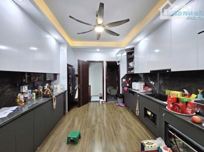 Nhà đẹp Hồ Tùng Mậu 48m. 5 tầng. Gần trường đại học lớn. Giao thông thuận tiện. 8,8 tỷ - 9