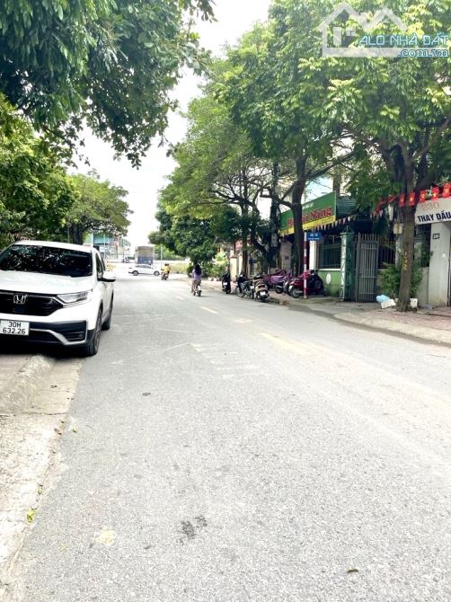 Bán đất mặt phố Đức Giang 108m Mt 5,1m vỉa hè, kinh doanh hơn 20 tỷ - 1