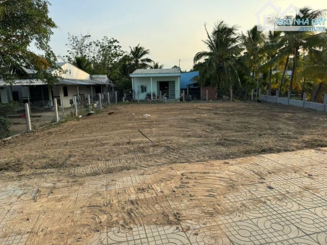 E cần chuyển nhượng lại khu đất như hình quý khách hàng có nhu cầu liên hệ e thành - 1