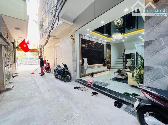 Bán nhà Đường Nguyễn Lân Siêu Phẩm 1 nhà ra Phố Ngõ Thông Tứ Tung Ô Tô Qua Nhà Chỉ 10 Tỷ