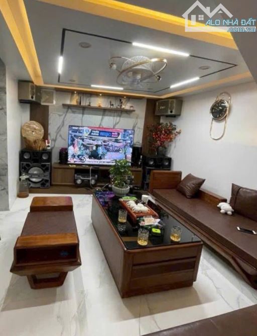 BÁN NHÀ ĐẸP TƯ ĐÌNH NGÕ NÔNG ,Ô TÔ TRÁNH ,GẦN PHỐ 40M2, CHỈ 7 TỶ