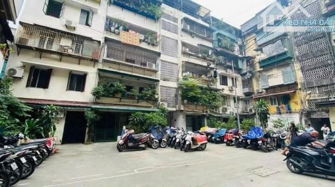 BÁN CĂN HỘ TẬP THỂ TẦNG 3 BỘ CÔNG AN VĂN HƯƠNG 2 TỶ