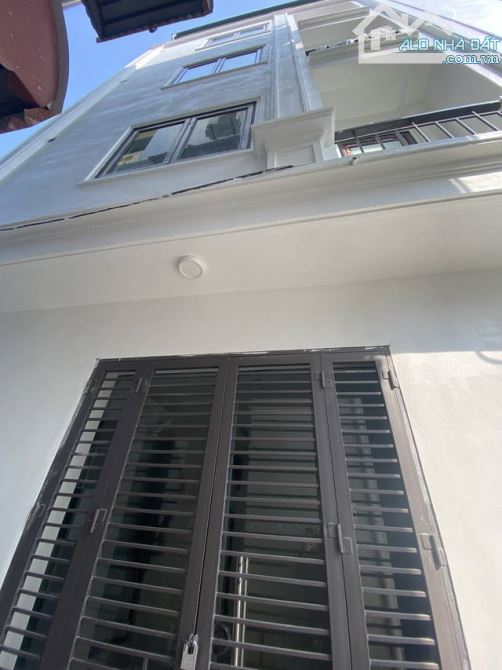 BÁN NHÀ BÁT KHỐI – 34M² – 5 TẦNG – Ô TÔ ĐỖ CỬA – VIEW HỒ – 4.75 TỶ