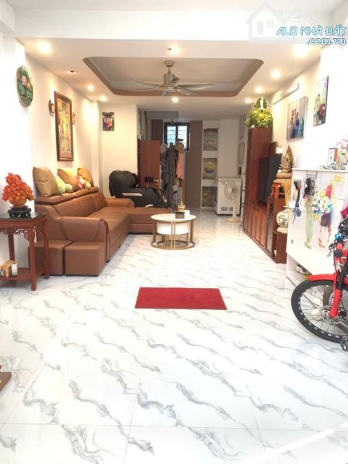 Bán Nhà Tây Hồ - An Dương Vương - 5 Tầng 4 Ngủ - Đầy Đủ Công Năng - 7 tỷ
