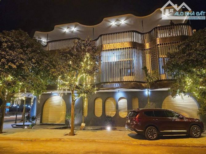 NHÀ 2 MẶT TIỀN ĐƯỜNG TRẦN QUANG DIỆU: GIÁ 10 tỷ