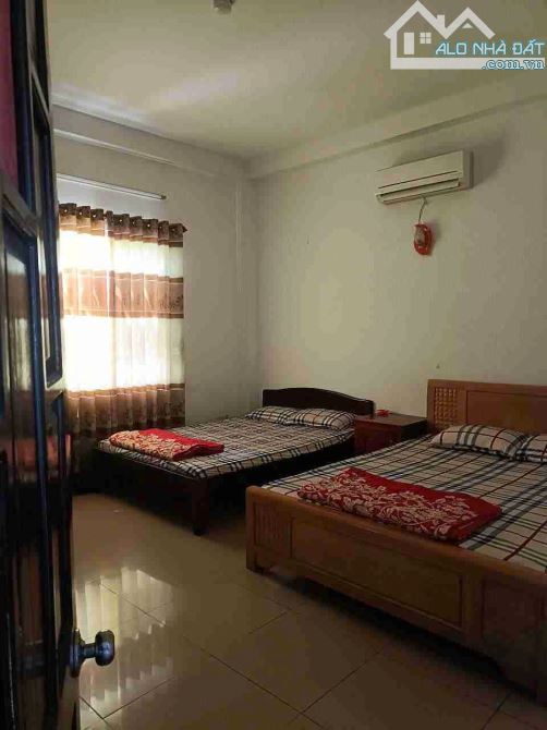 Bán gấp khách sạn 5 tầng, dóng tiền 120tr/ 1 tháng