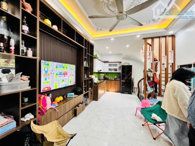 Bán nhà LÀNG PHÚ MỸ - MỸ ĐÌNH, 30m2, x 5 tầng, 4PN KHÉP KÍN, NGÕ NÔNG, giá 6.4 tỷ.