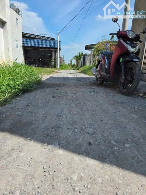 BÁN GẤP LÔ ĐẤT ĐẸP NỞ HẬU - GẦN CHỢ- TRƯỜNG HỌC MỸ HẠNH BẮC