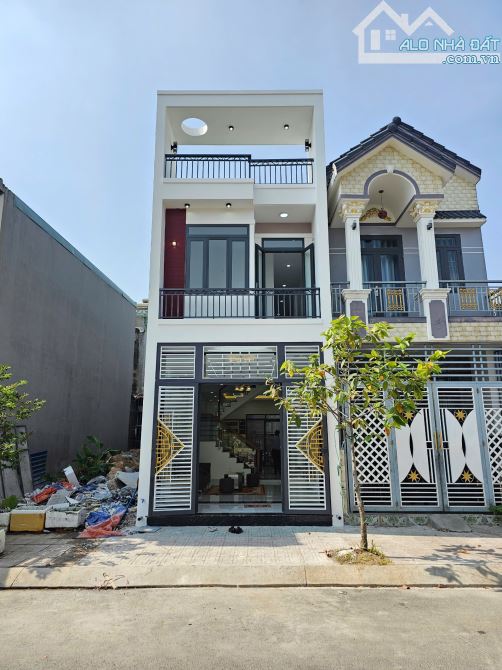 2,95Tỷ TL🔥Bán nhà 1 trệt 1 lầu_KDC gần ngã tư Miếu Ông Cù, p.Bình Chuẩn, Tp.Thuận An