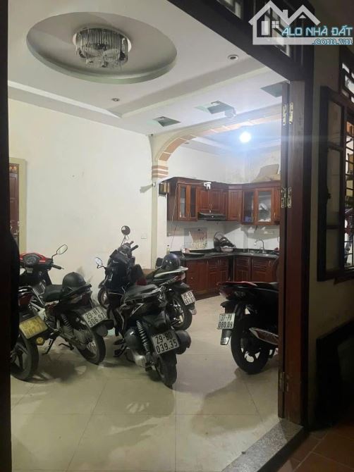 Giá Ngọt ! Xã đàn, dân xây 42m^5 tầng, vừa ở or kinh doanh