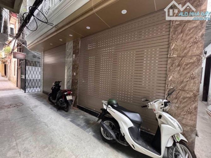 NHÀ MỚI - 6 TẦNG THANG MÁY XỊN- GẦN PHỐ