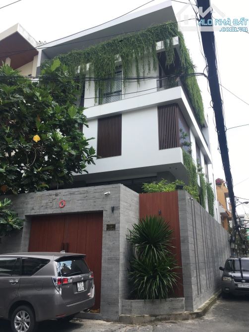 Bán nhà  3 Tâng  Góc 2mt đường Bà Huyện Thanh Quan, Mỹ An, Ngũ Hành Sơn,120m2 - Giá 18 Tỷ