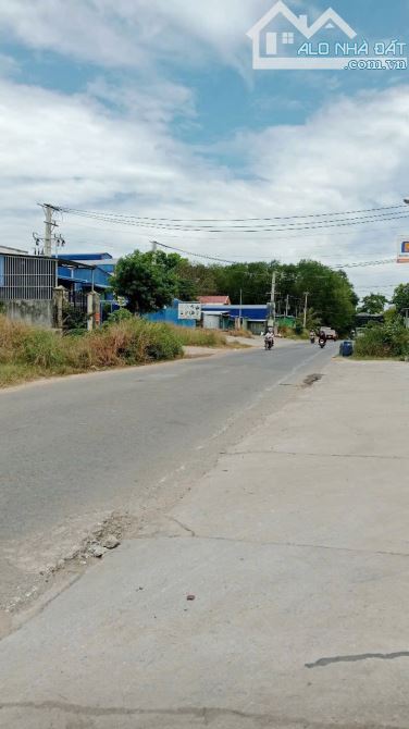 Đất chính chủ đường dt747. Giá 9tr5/1m tại p Uyên Hưng Tân Uyên