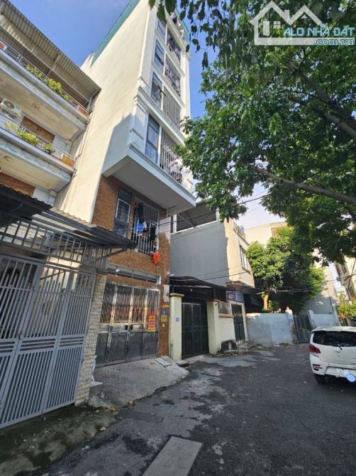Siêu Phẩm CHDV Phương Canh - Ô Tô Tránh - 2 Thoáng - View Công Viên - 8 Tầng Thang Máy