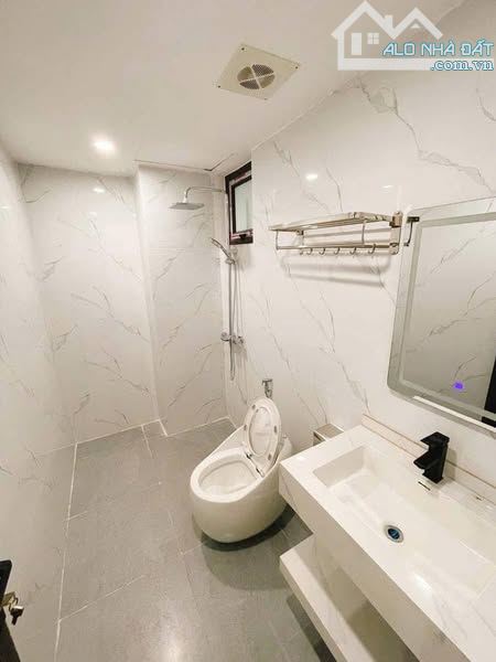 NHỈNH 12 TỶ NHÀ NGỌC THỤY - LONG BIÊN - 72M2 X 5 TẦNG THANG MÁY, 4,7M MẶT TIỀN