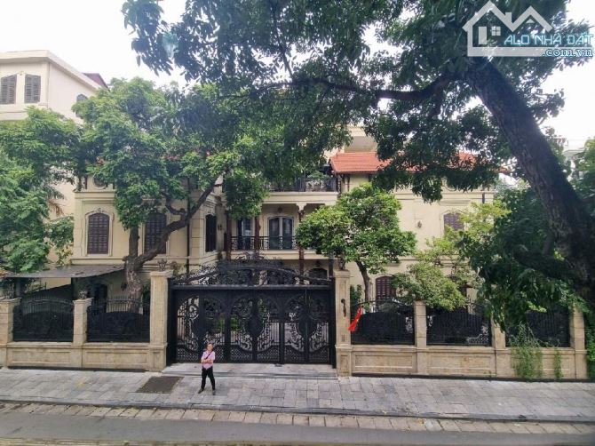 Bán nhà MP Trần Quốc Toản HK,320m MT 12m, Giá 265 Tỷ