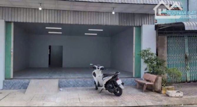 Nhà đang kiot tìm chủ mới 240m2, 710 triệu ở Nguyễn Thị Lắng, Tân Phú Trung. SHR