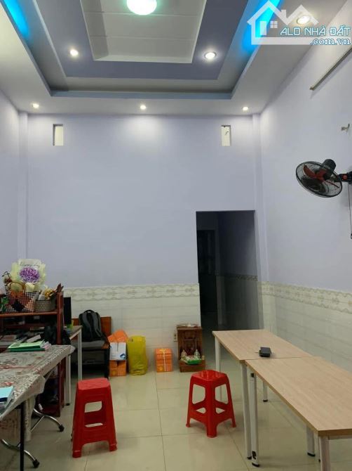 Bán Căn Nhà cấp 4 Gác Lửng sổ riêng dĩ an, Phường tân đông hiệp 2 tỷ 650 triẹu